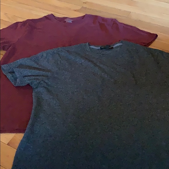 2 Banana Republic Tshirts Men’s Medium